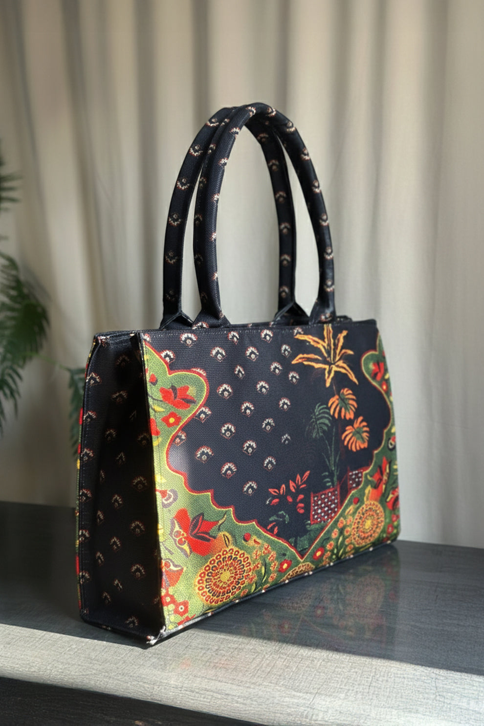 Inaya Canvas Tote Date Palm