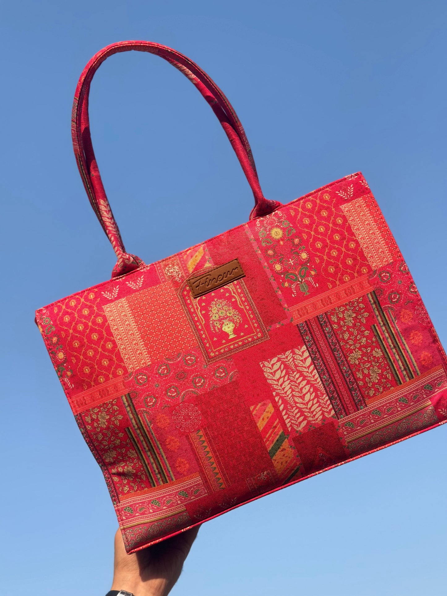 Inaya Canvas Tote Crimson