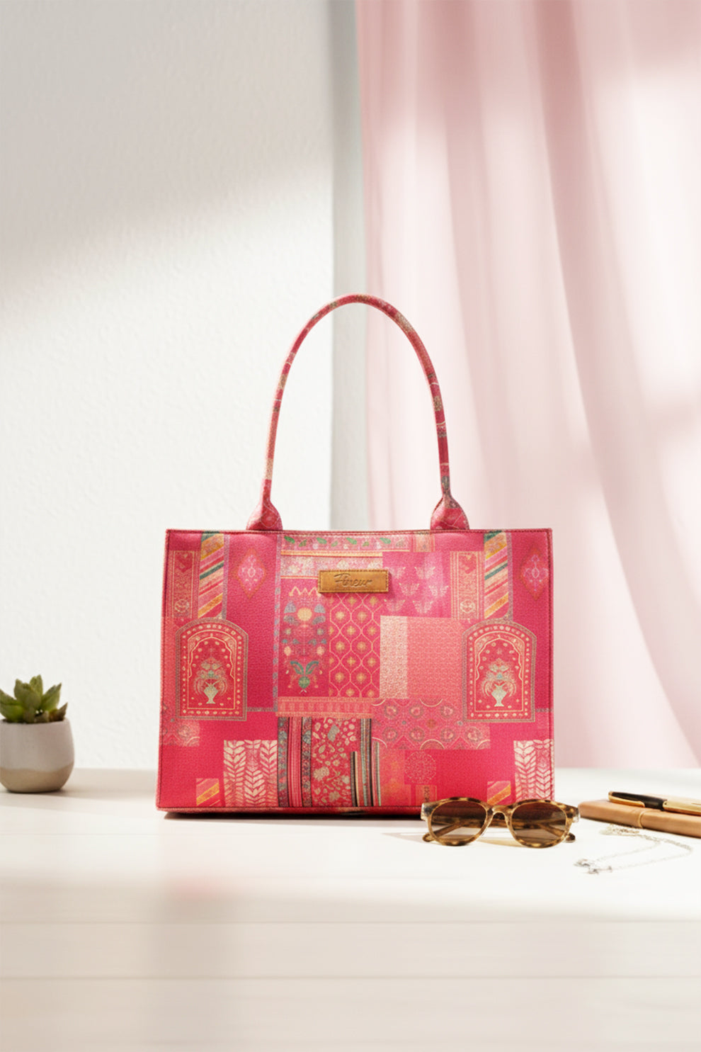 Inaya Canvas Tote Crimson