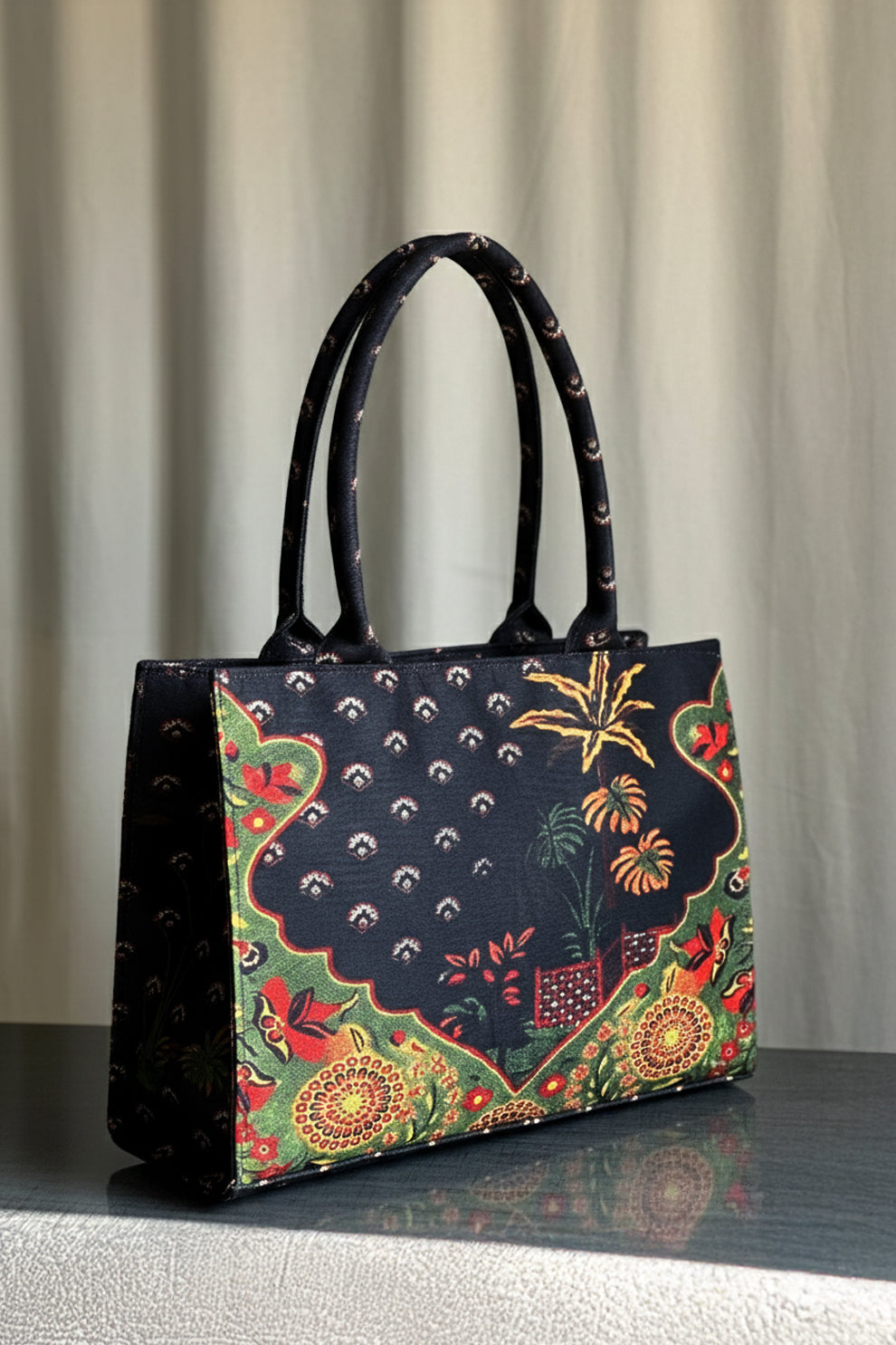 Inaya Canvas Tote Date Palm