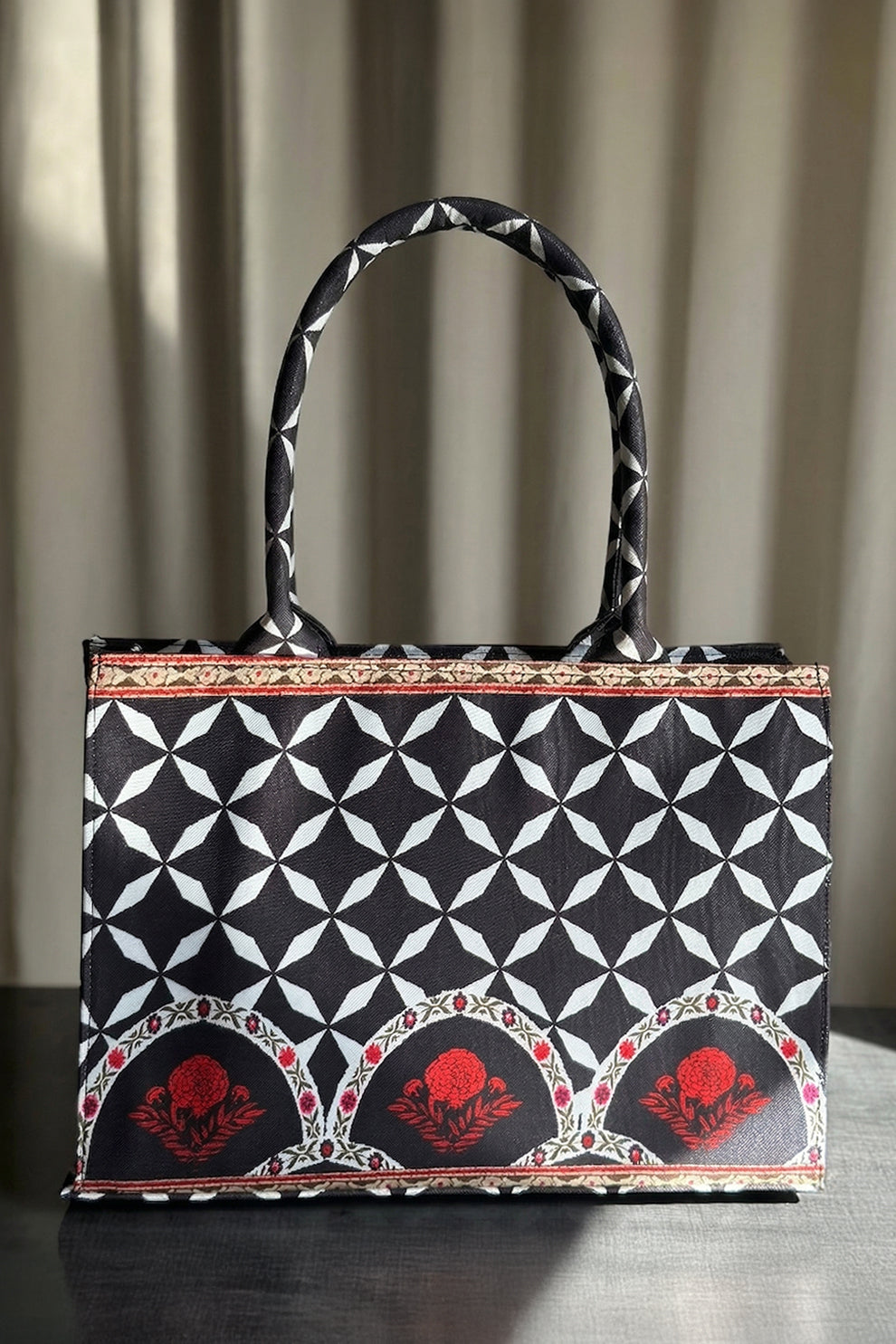 Inaya Canvas Tote Eclipse Floral