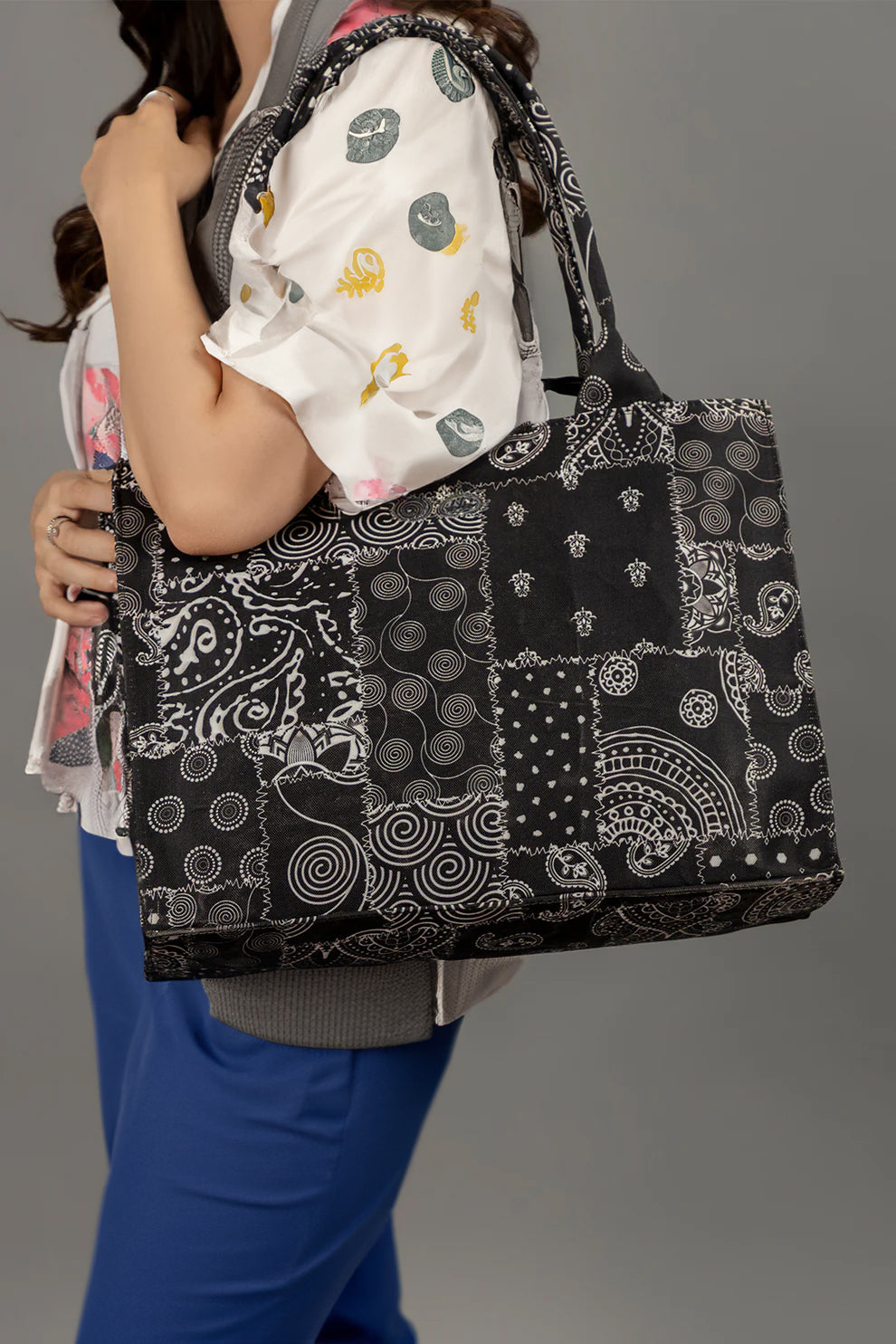 Inaya Canvas Tote Black Haven