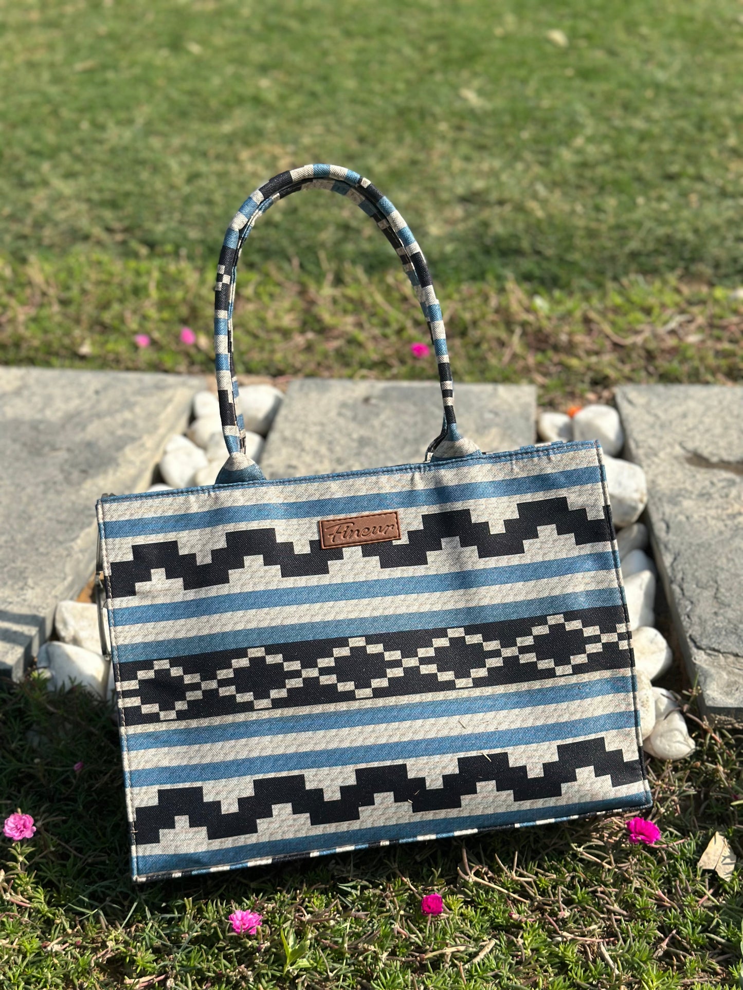 Inaya Canvas Tote Dusk