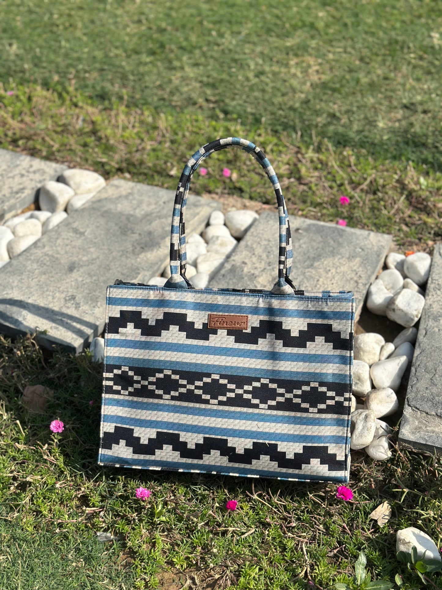 Inaya Canvas Tote Dusk