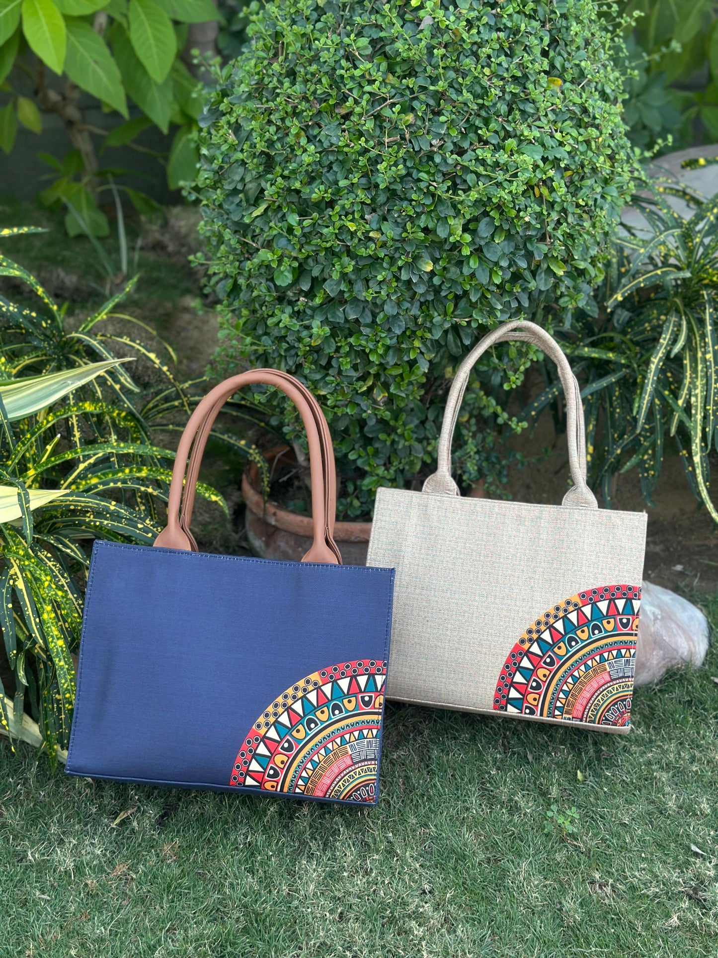 Inaya Canvas Tote Desert Bloom - Navy Blue